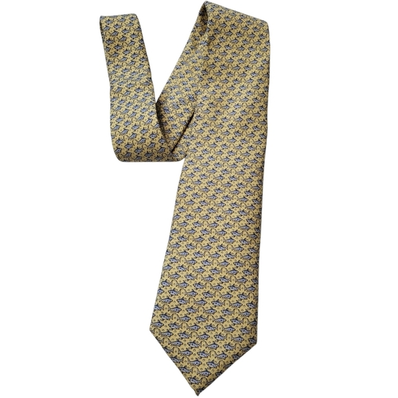 Vineyard Vines Neck Tie Yellow Blue Shark Print 100% Imported Silk - Picture 1 of 7